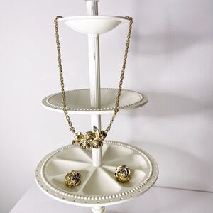 Vintage 1995 B.G. Jewelry Set Gold Rose Chain Necklace Clip Earrings Chunky